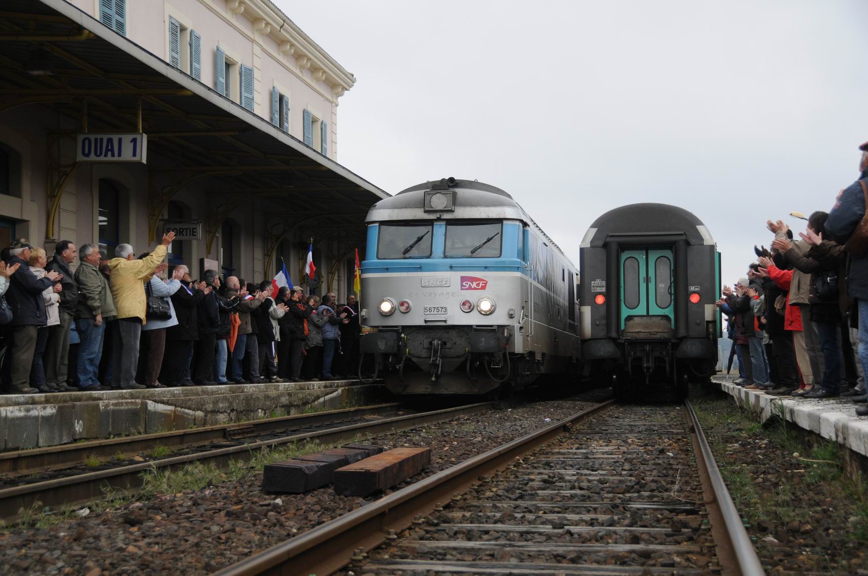 Croisement des deux "Cvenol (s)" durant la manifestation